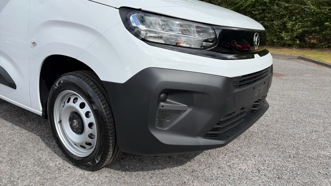 Vauxhall Combo Cargo Combo Diesel 1.5 Turbo D 100ps Prime Plus H1 Van - Image 23